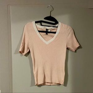 H&M divided pink ribbed v-neck shirt